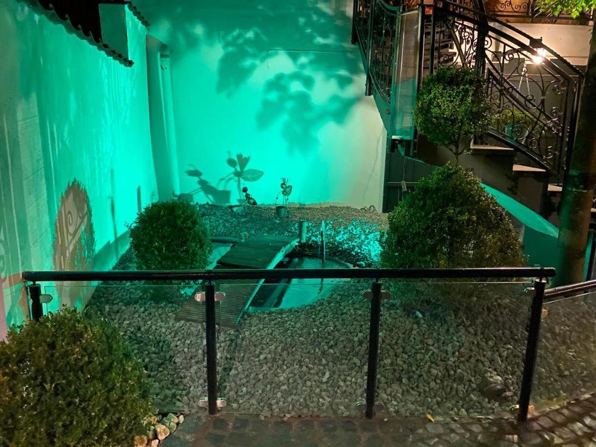 Hotel-Restaurant Zur Traube Altenahr Exterior photo